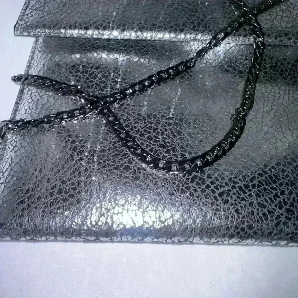 NWT!!! Urban Expressions Clutch/Crossbody/ Silver & Metallic!! - Picture 3 of 10